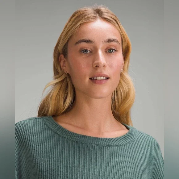 Lululemon Reversible Crossover Sweater•Knit Merino Wool•Medium Forest Green•Sz 4 - Picture 4 of 16